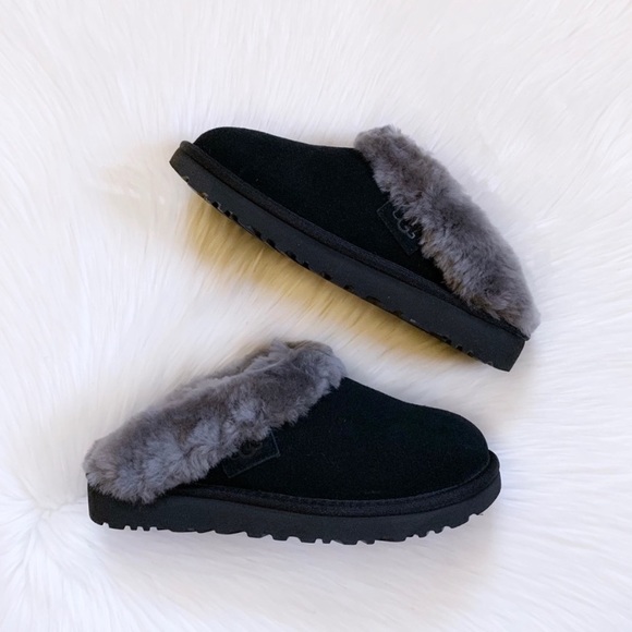 UGG Women’s Cluggette Slippers For Outdoor/Indoor Use - Picture 2 of 6